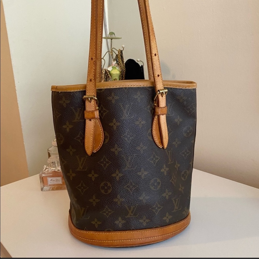 Authentic Louis Vuitton bucket bag